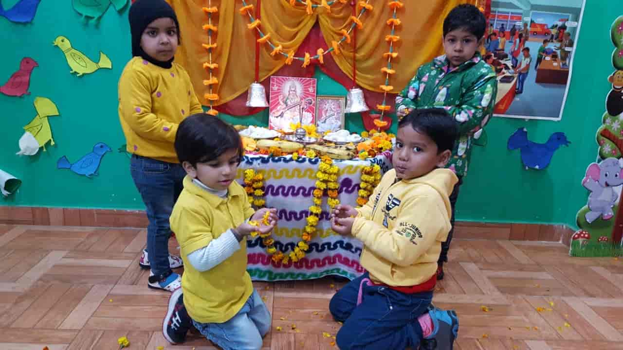 Kidzee Vikas Khand campus