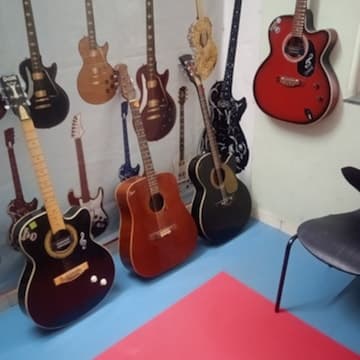 Guitar Play Music Academy | Best Music Academy campus