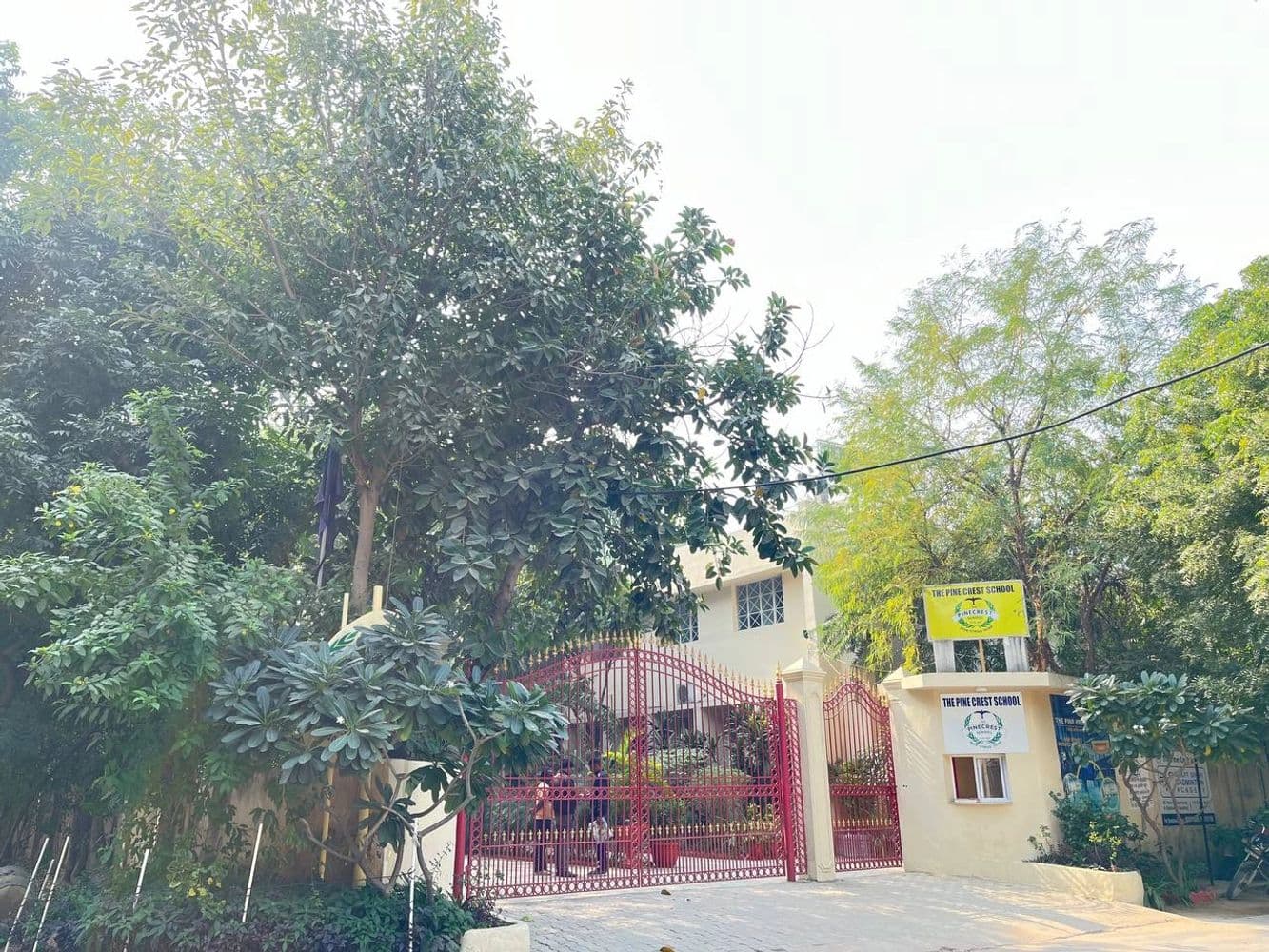 The Pine Crest School campus