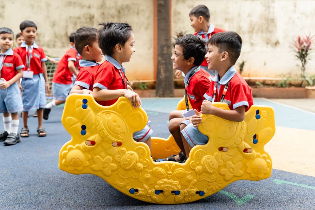 Seth Hirachand Mutha School, campus